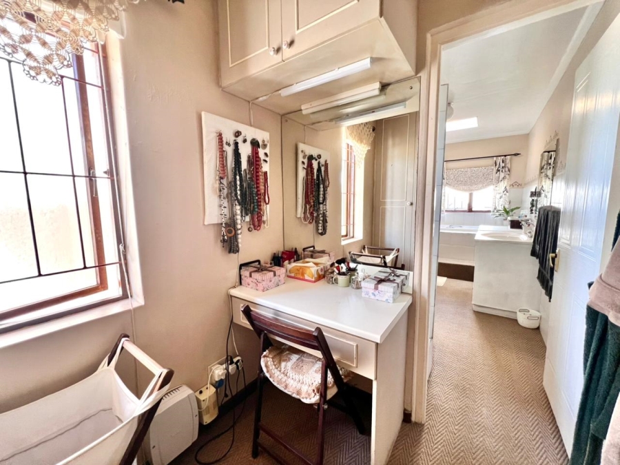 6 Bedroom Property for Sale in Ferreira Town Eastern Cape